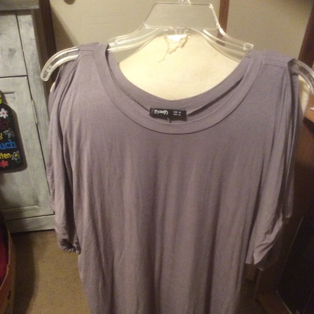 Thanth size xlarge cold shoulder top